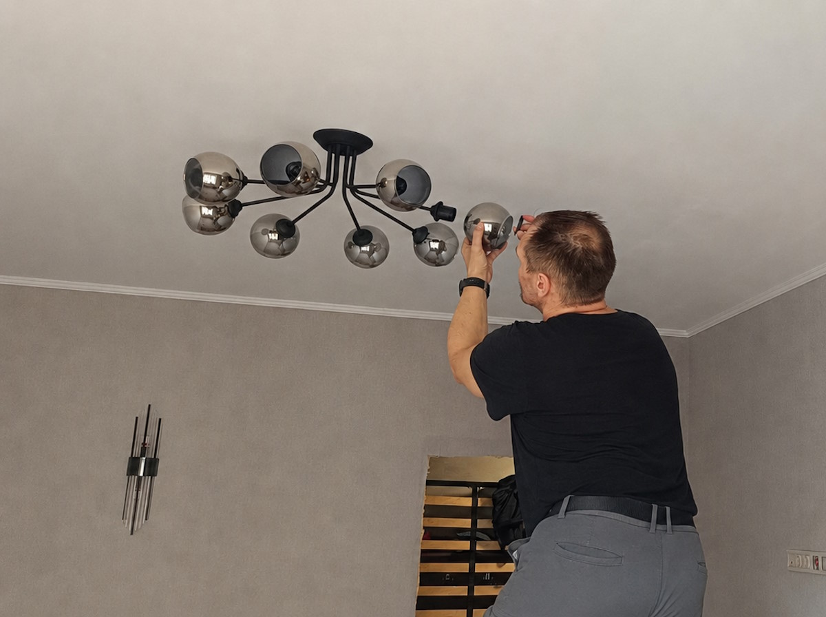 Установка и замена розеток